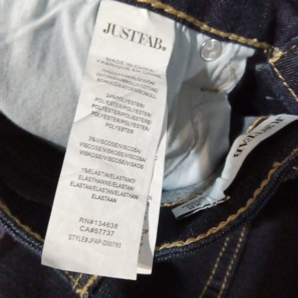 Justfab NWT ladies boot cut blue jeans. Size 28X32 - Picture 5 of 9